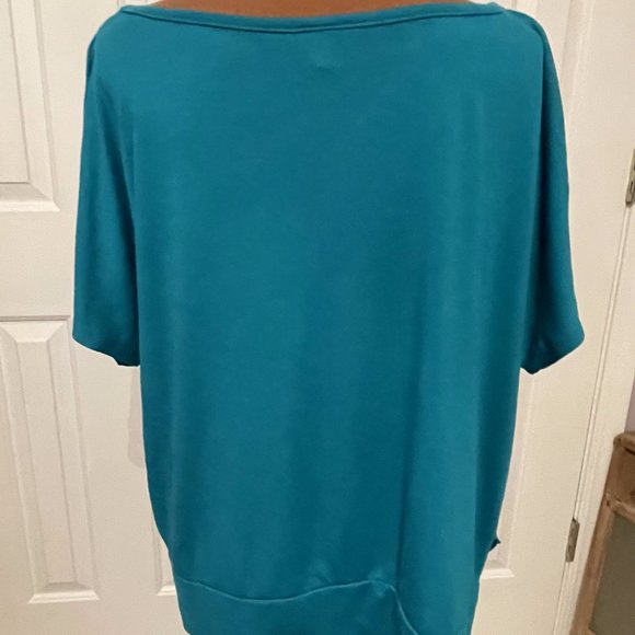 I.N. Studio Woman Short-Sleeved Turquoise Blouse, Size 1X - Picture 5 of 6